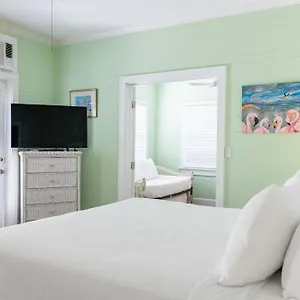 https://king-suite-balcony-at-james-house-curry-mansion.hotels-in-key-west.com
